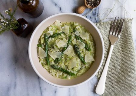 Asparagus risotto with crumbled goat’s cheese