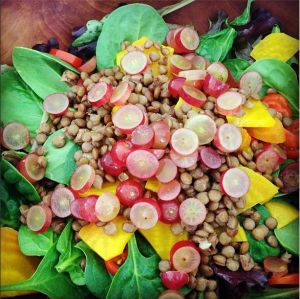 Salad with grapes