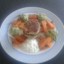 Thai style turkey burgers with sweet potato chips and guacamole