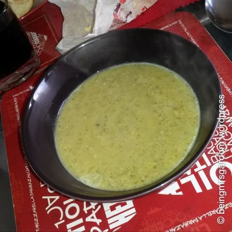 Broccoli and Cashew Soup