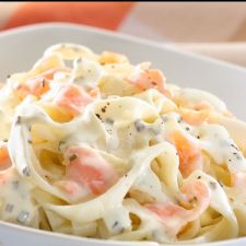 Pasta with smoked salmon in creamy sauce