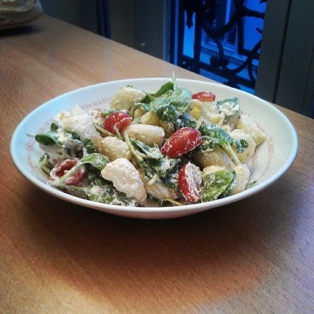 Ricotta, Spinach and Cherry Tomato Pasta Salad
