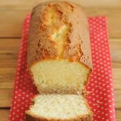 Yoghurt cake with a zest of lemon