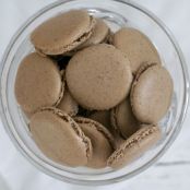 Chocolate and caramel macarons - Step 2