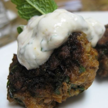 Mini lamb burgers with mint yoghurt