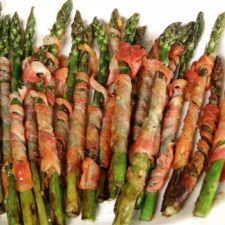 Asparagus wrapped in prosciutto