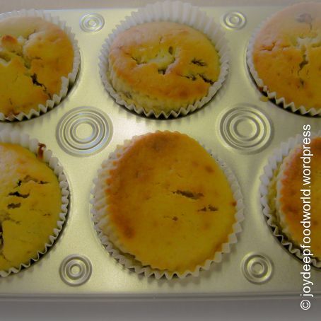 Eggless Nut and Raisin Muffins/ Cupcakes