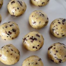 Healthy No-Bake Cookie Dough Bites