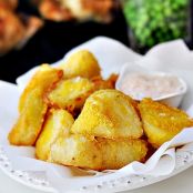 Crispy potatoes with polenta crust