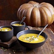 Creamy pumpkin & lentil soup