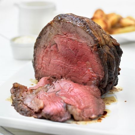 Rib of beef with porcini and red wine gravy