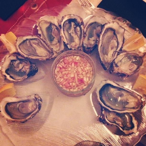 Green lipped oysters & shallot vinegar