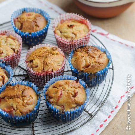 Sweet Eve Strawberry & White Chocolate Muffins