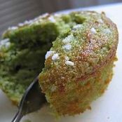 Small soft pistachio cakes