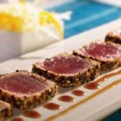 Red tuna tataki with sesame and mint green tea