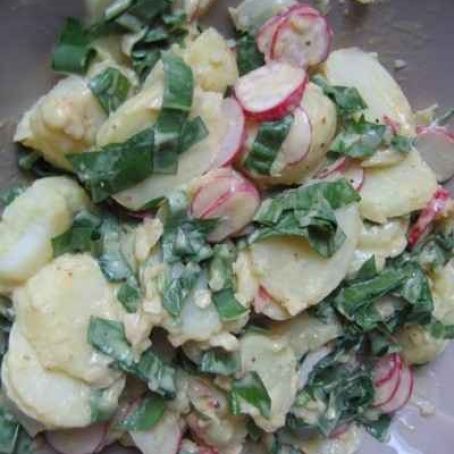 Potato salad with wild garlic