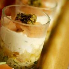 Pesto and salmon verrines with goat cheese and grapefruit
