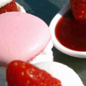 Organic strawberry macarons