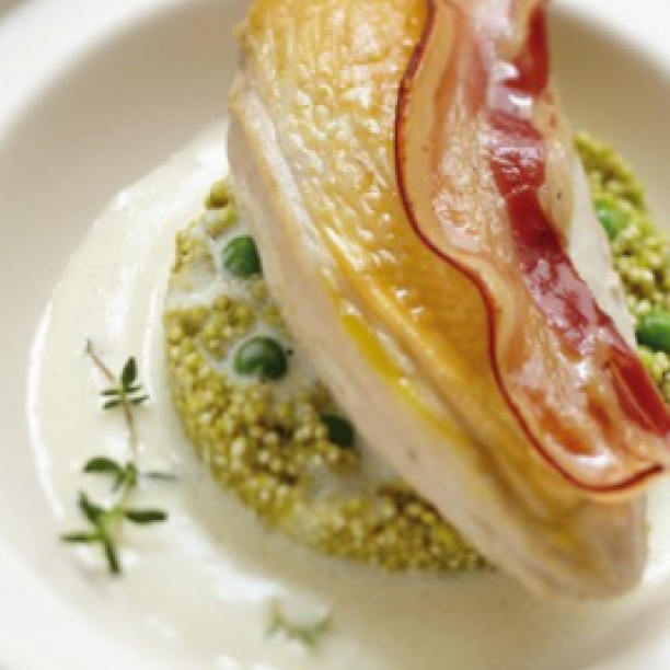 Guinea fowl in Muscadet carbonara with spring quinoa