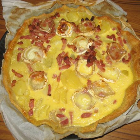 Potato, lardons and goat cheese tart