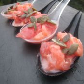 Appetiser spoons of grapefruit, salmon and sesame
