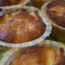 White chocolate and apple muffins