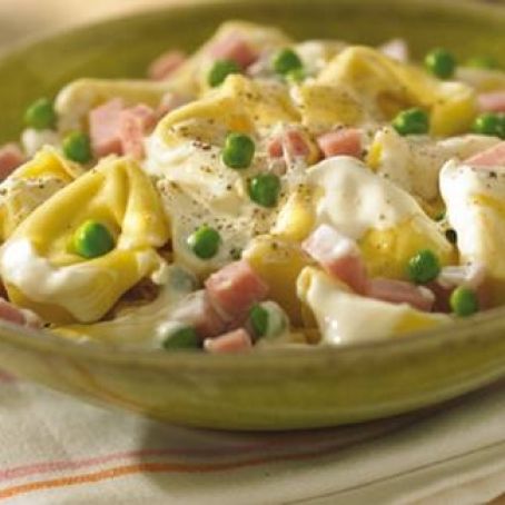 Tortellini with ham and peas