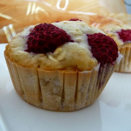 Raspberry Oat Muffins