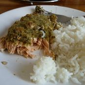 Salmon en croute with pesto and ground almonds