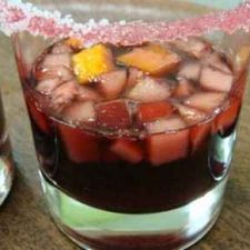 Sangria with peaches and apples