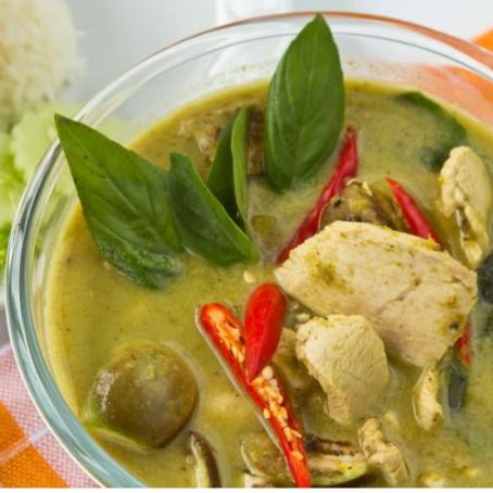Thai Green Chicken Curry (Gaeng Khiao Wan Gai)