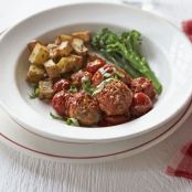 Baked turkey meatballs with broccoli & crispy potatoes