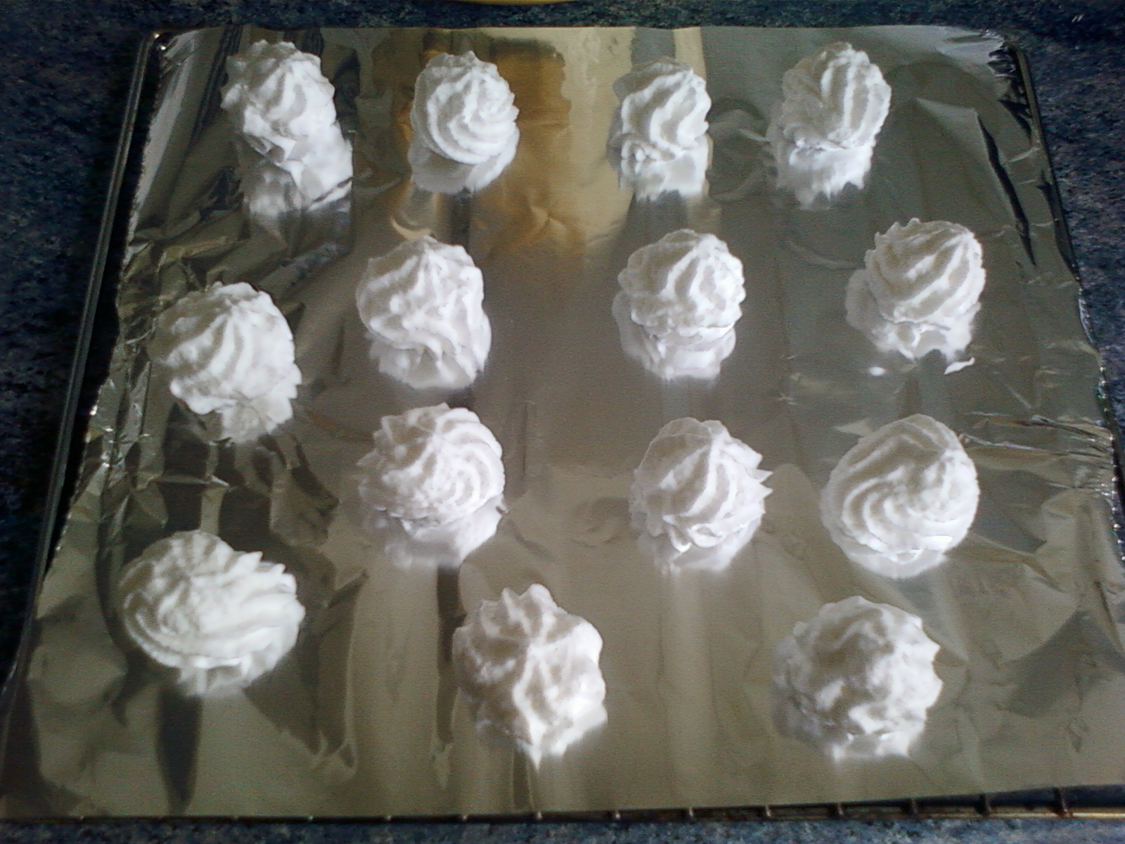 Recipe Soft meringues, rated 2/5 56 votes